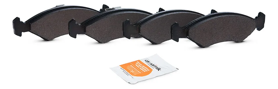 [8251D1140] Balata Freno de Disco DYNAMIK DELANTERA FORD FIESTA 98-00 KA 01-01 FMSI 8251D1140 LOW MET 